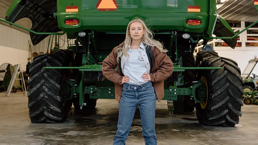 Feature Photo of Zoe Kent